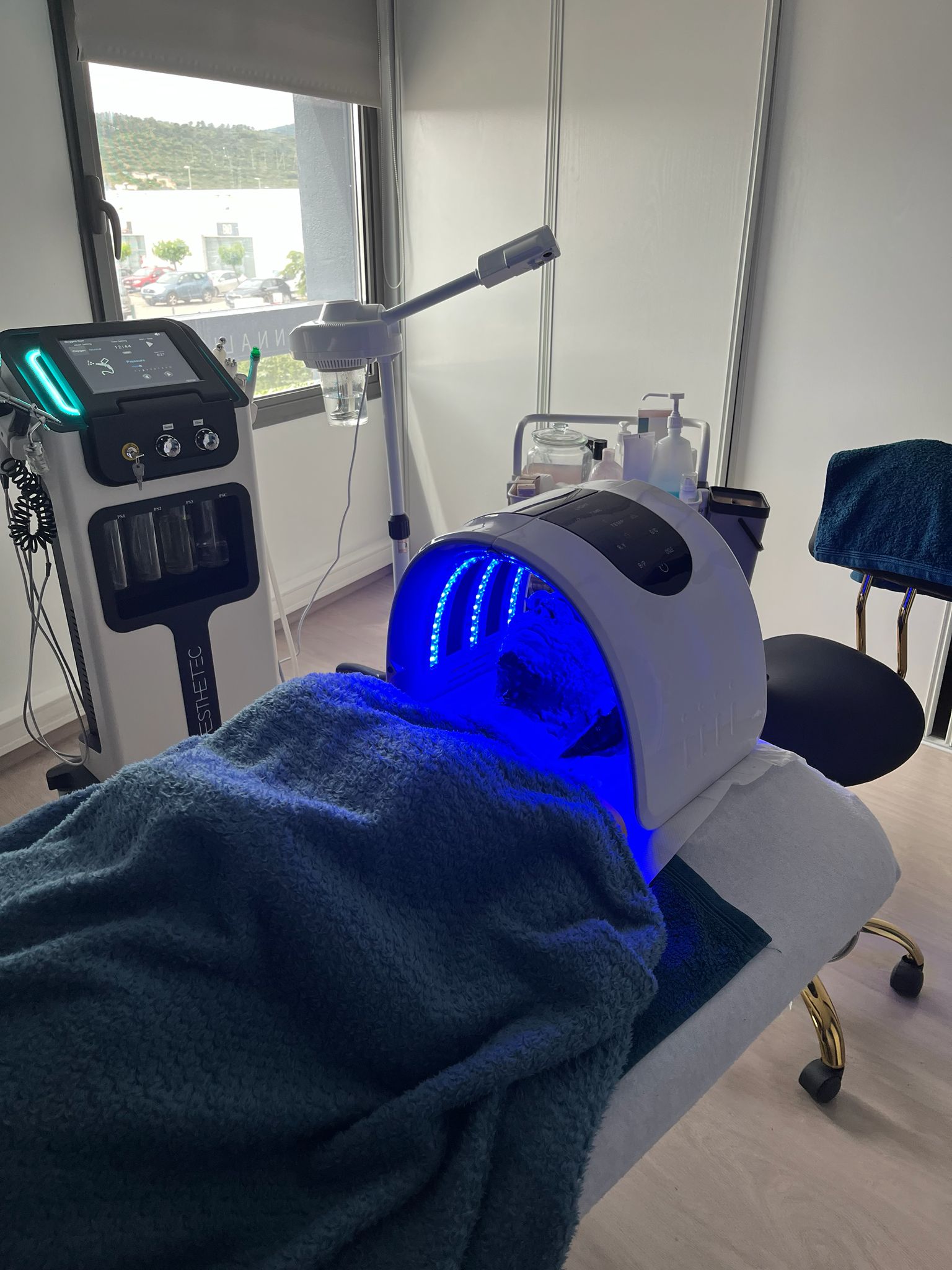 Soin anti-âge près de Brignoles — Radiofréquence et Hydra-lift MTech Saint-Maximin
